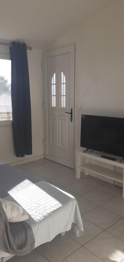 Mas Vincent Apartment La Fare-les-Oliviers Exterior photo