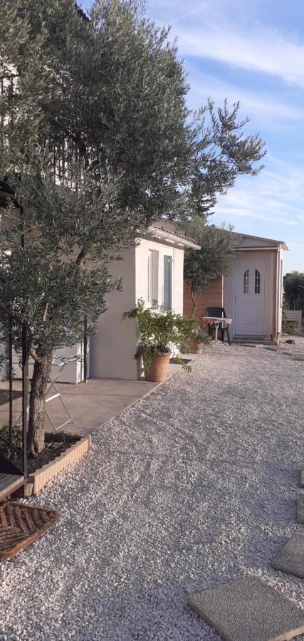 Mas Vincent Apartment La Fare-les-Oliviers Exterior photo